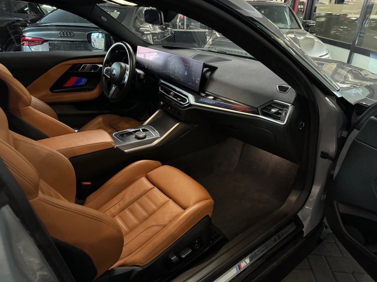 Vehicle Image 38