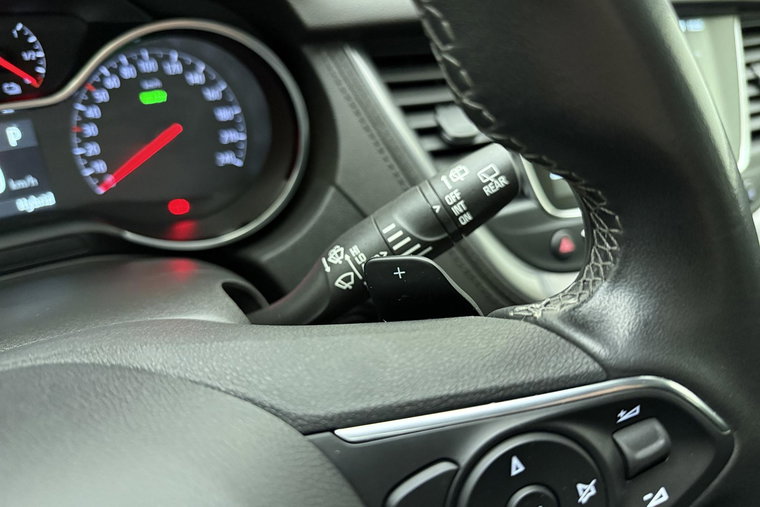 Vehicle Image 25