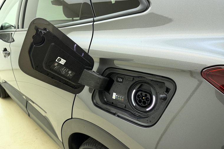 Vehicle Image 10
