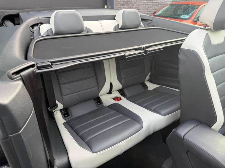 Vehicle Image 38