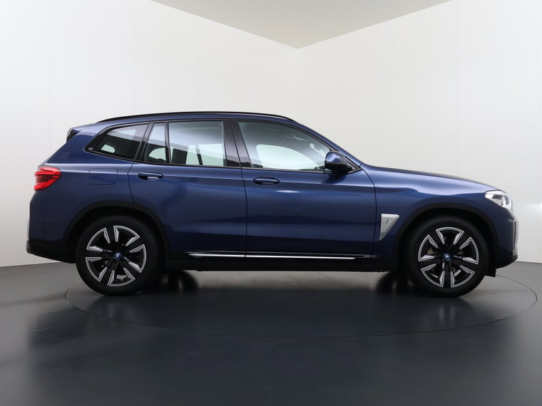 Vehicle Image 40