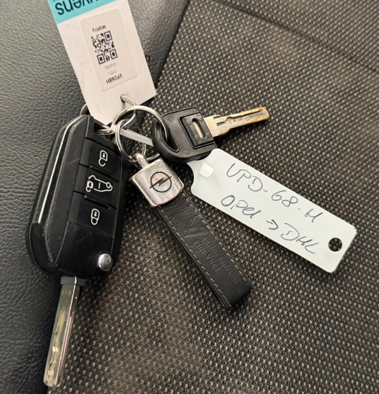 Vehicle Image 25