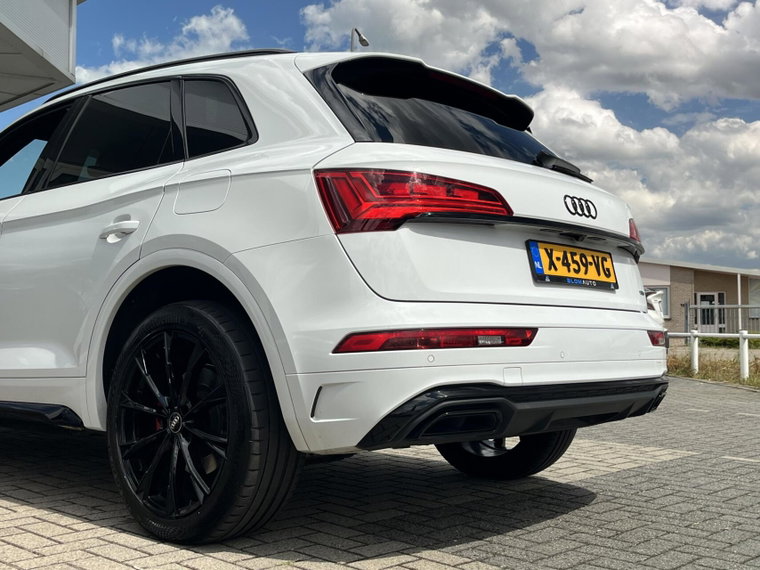 Vehicle Image 21