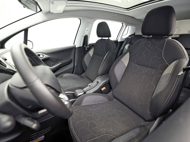 Vehicle Image 15