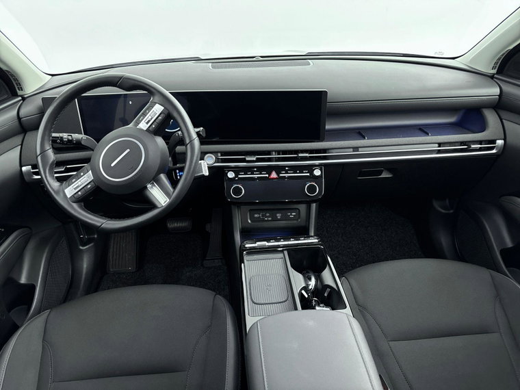 Vehicle Image 25