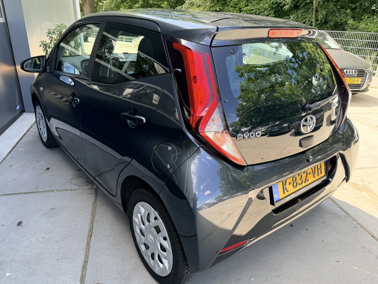 Vehicle Image 38