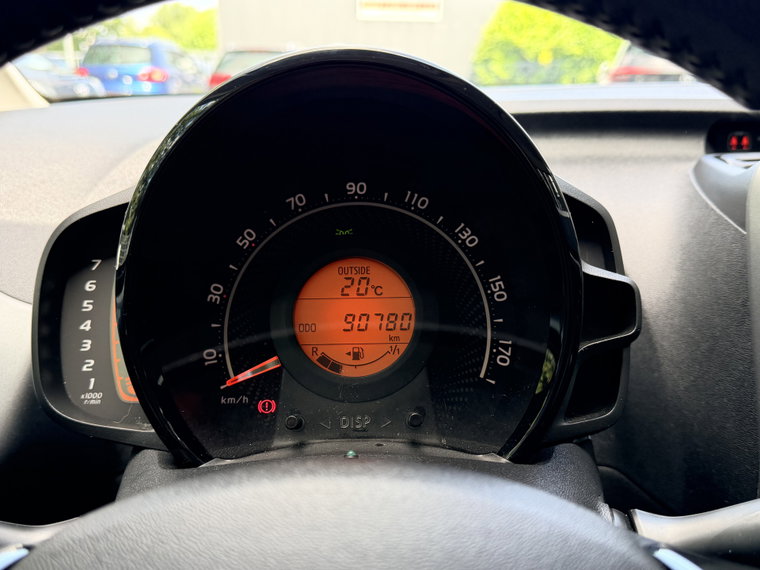 Vehicle Image 10