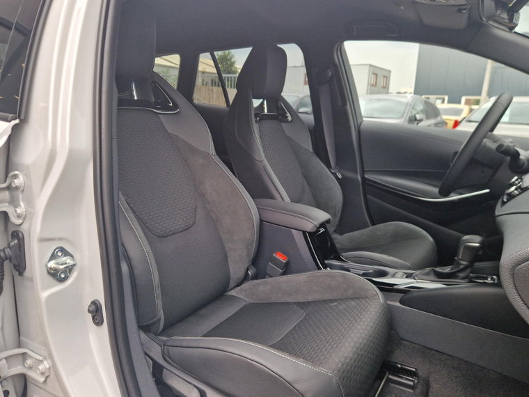 Vehicle Image 8