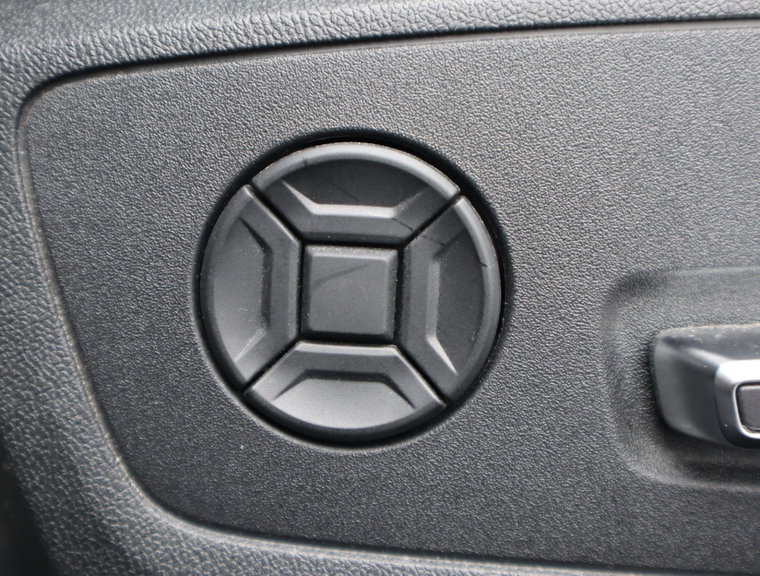 Vehicle Image 29