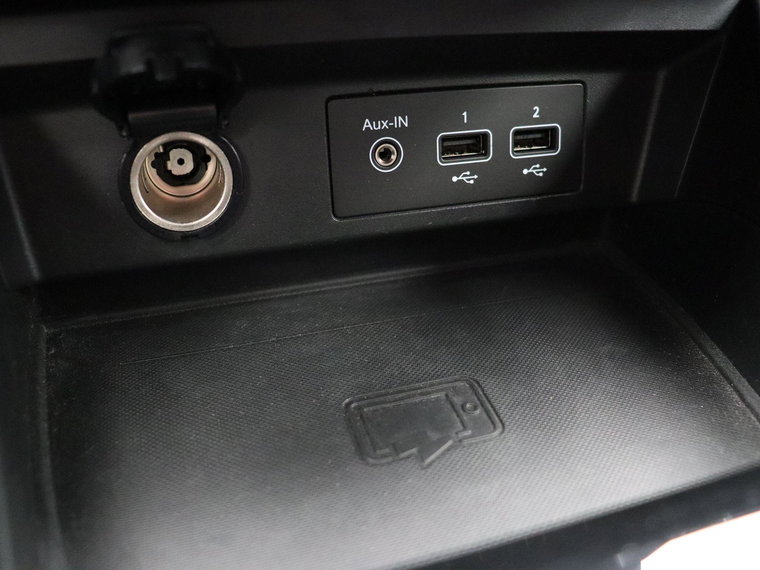 Vehicle Image 32