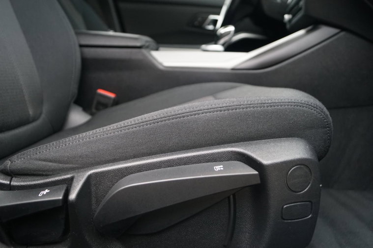Vehicle Image 28