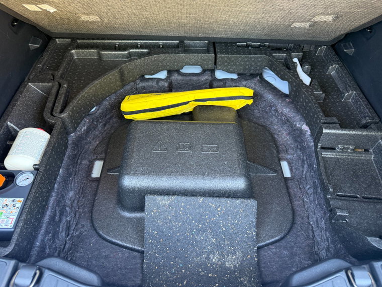 Vehicle Image 29