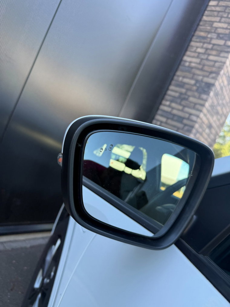 Vehicle Image 37