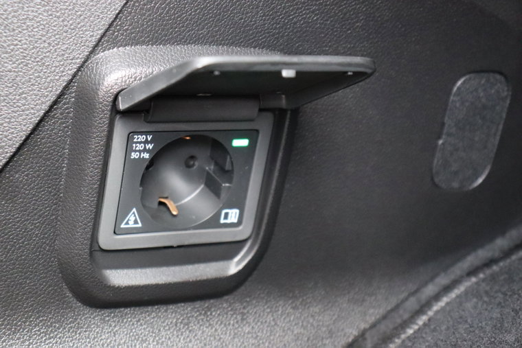 Vehicle Image 32