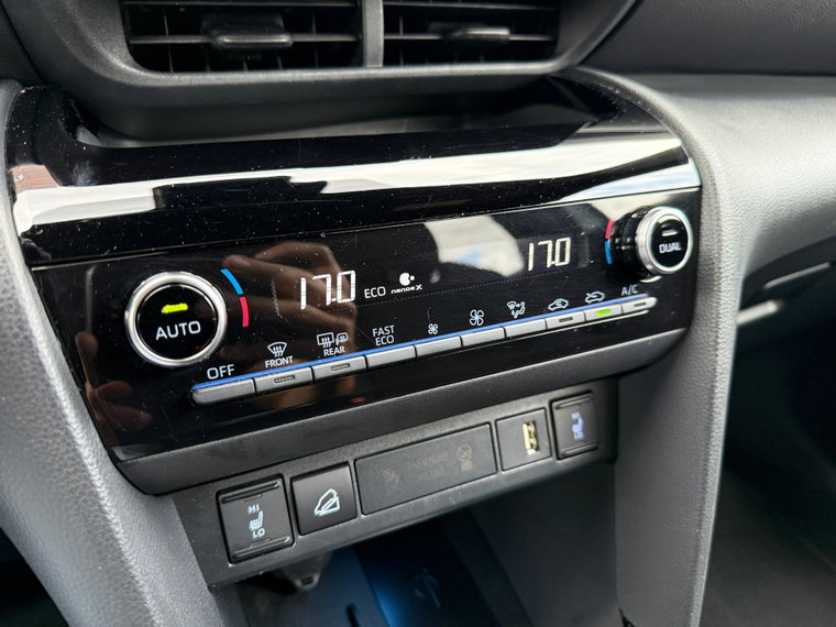 Vehicle Image 26