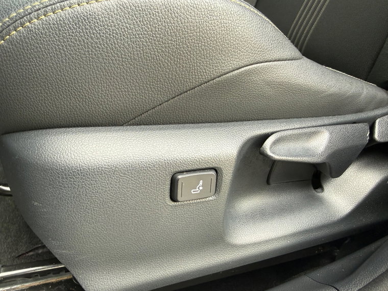 Vehicle Image 38