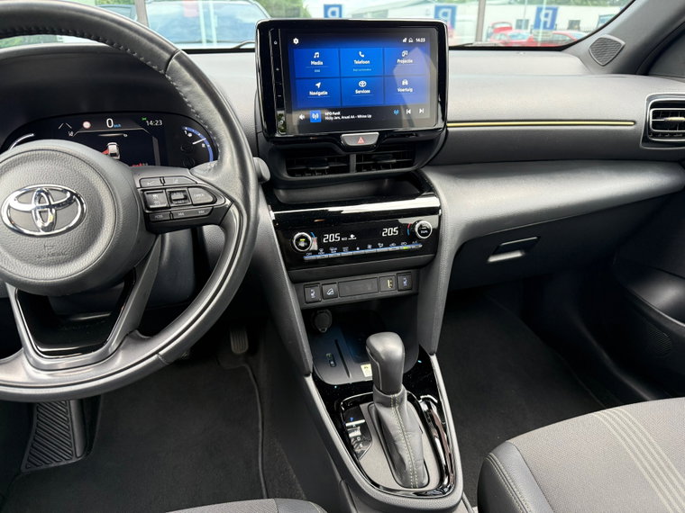 Vehicle Image 6