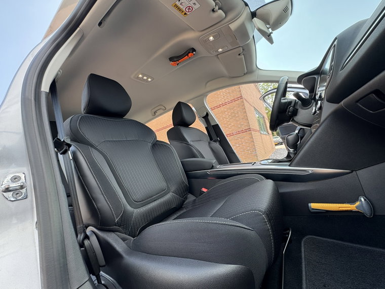 Vehicle Image 30