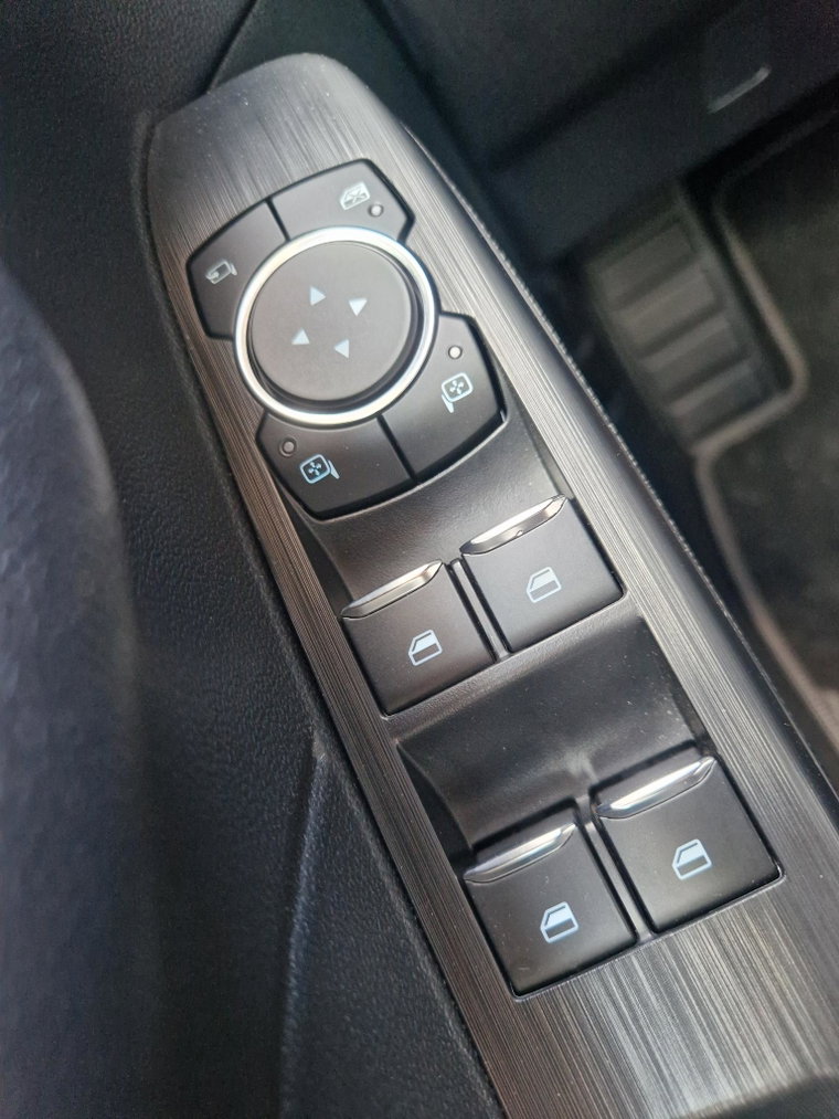 Vehicle Image 28