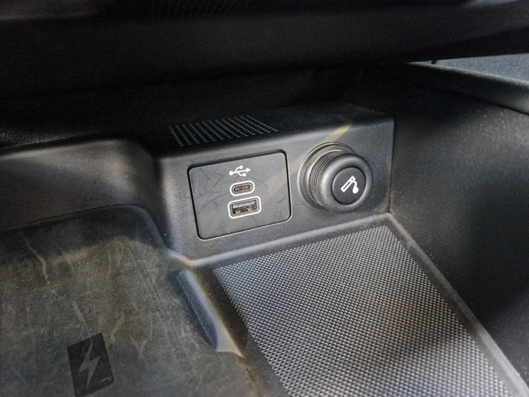 Vehicle Image 29
