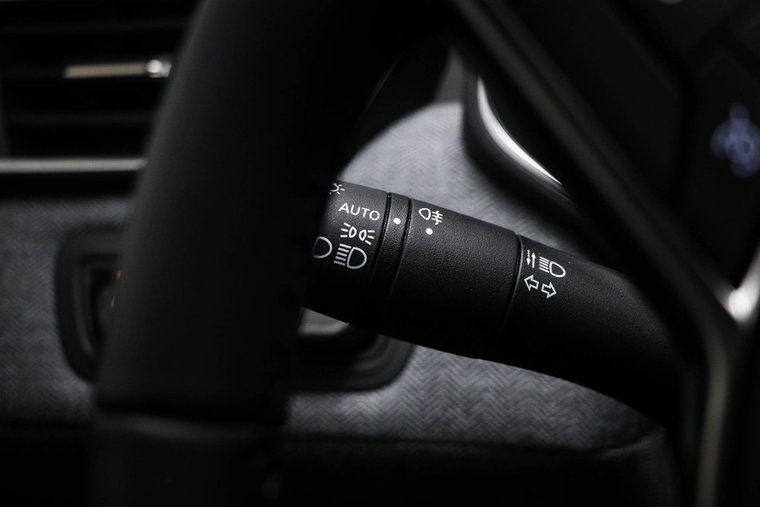 Vehicle Image 32
