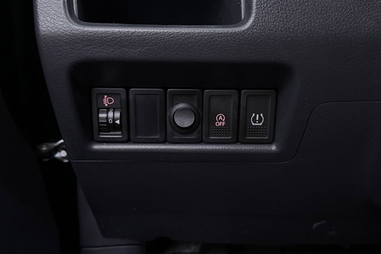 Vehicle Image 25