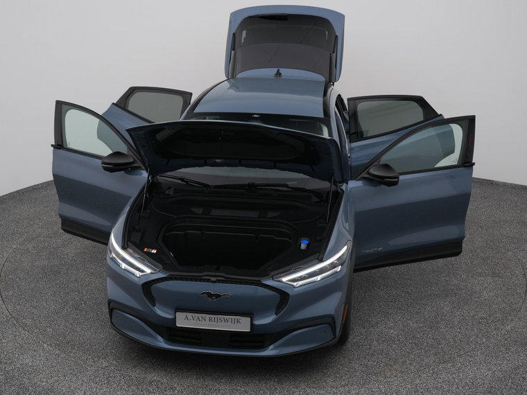 Vehicle Image 28