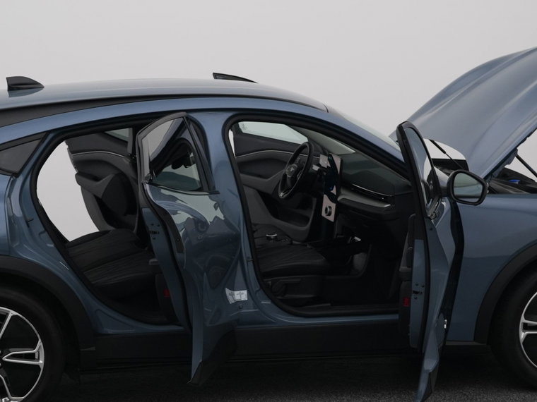 Vehicle Image 35