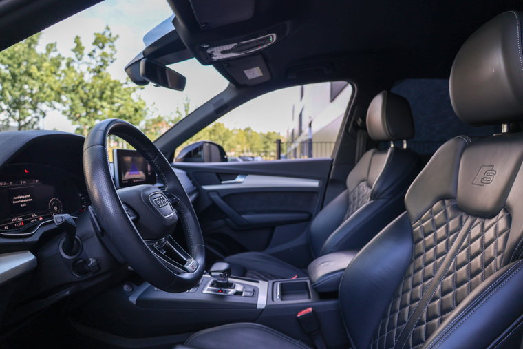 Vehicle Image 11
