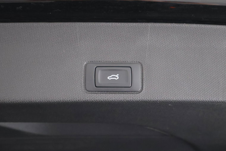 Vehicle Image 52