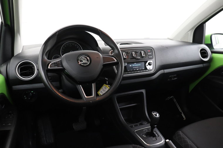 Vehicle Image 16