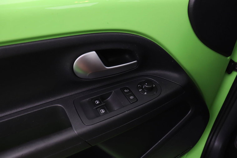 Vehicle Image 23
