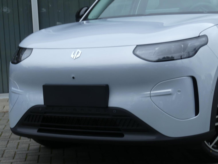 Vehicle Image 24