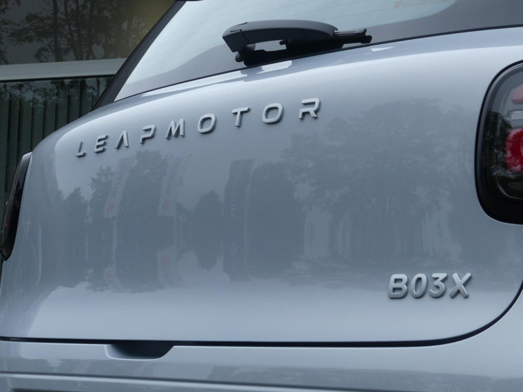 Vehicle Image 35