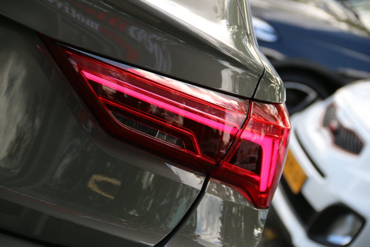 Vehicle Image 7