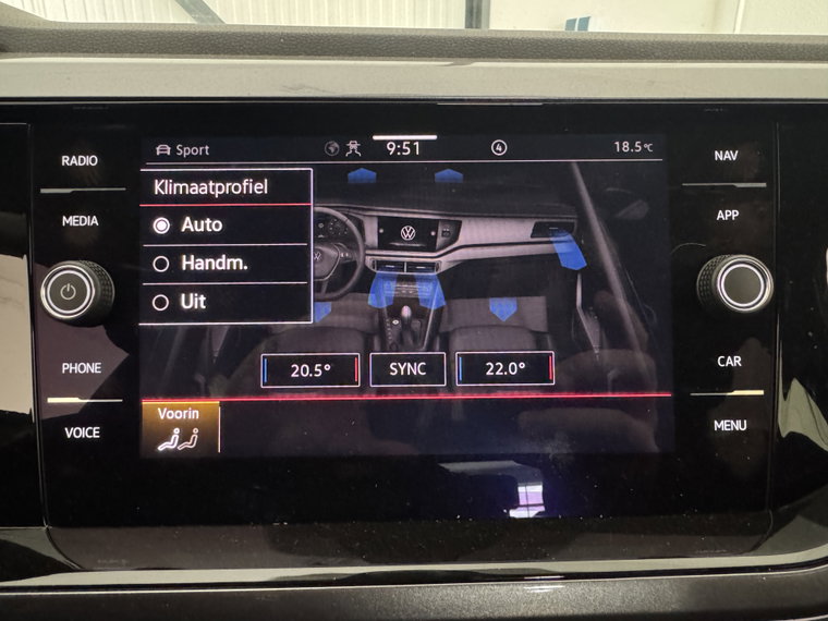 Vehicle Image 32