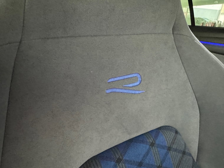 Vehicle Image 22