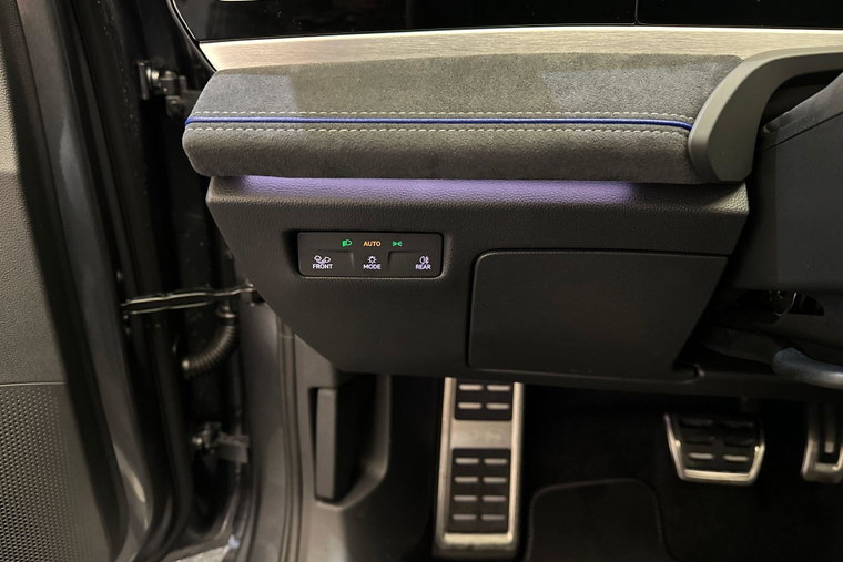 Vehicle Image 22