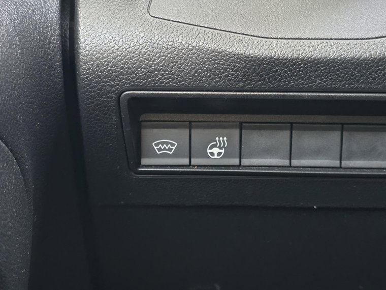 Vehicle Image 28