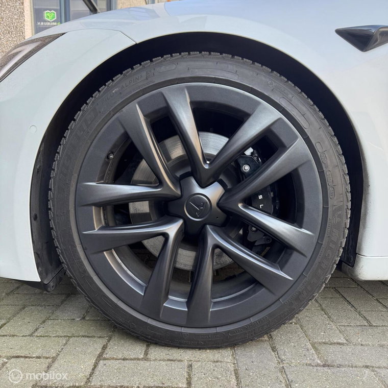 Vehicle Image 21