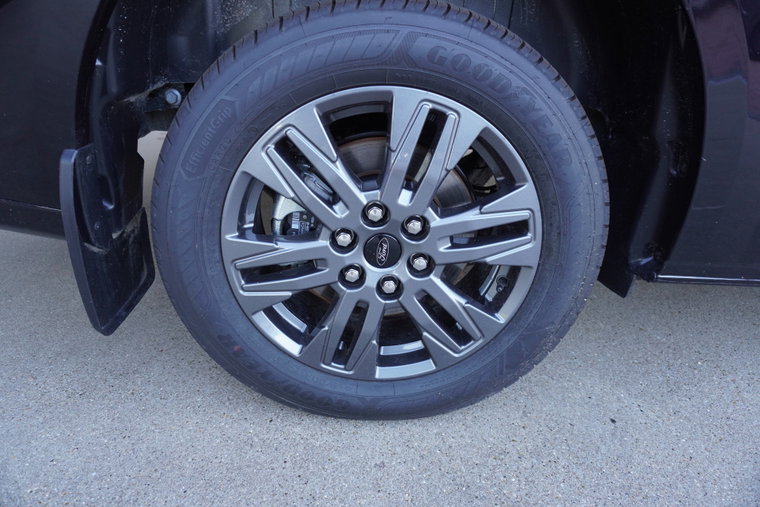 Vehicle Image 16