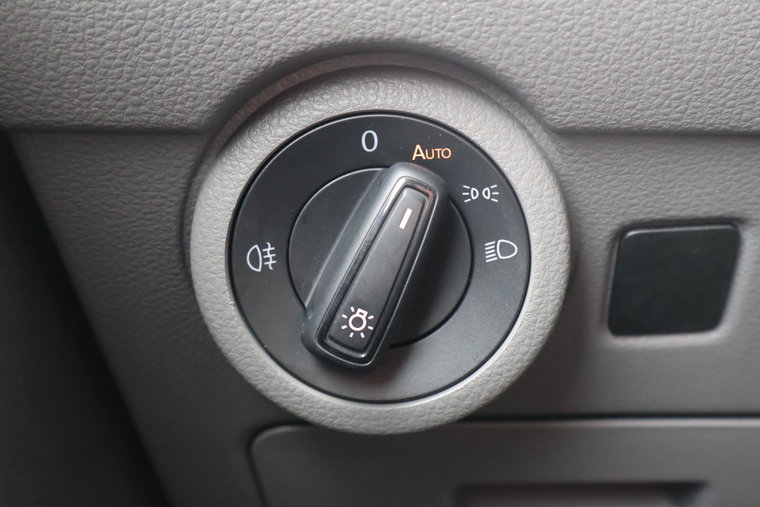 Vehicle Image 28