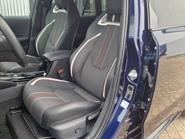 Vehicle Image 12