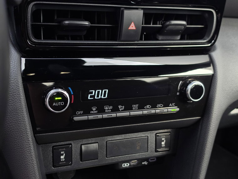 Vehicle Image 25