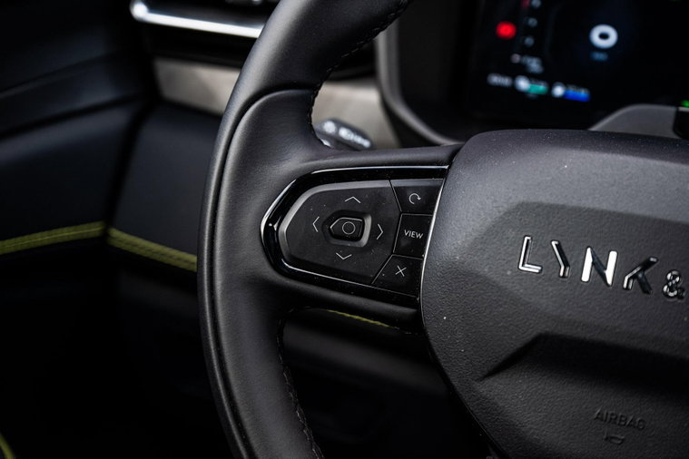 Vehicle Image 25