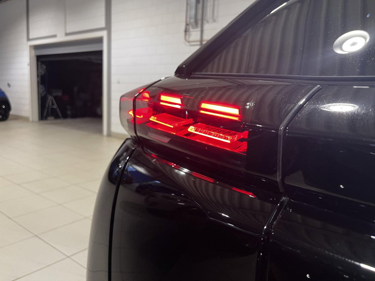 Vehicle Image 37