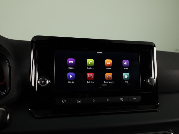 Vehicle Image 13