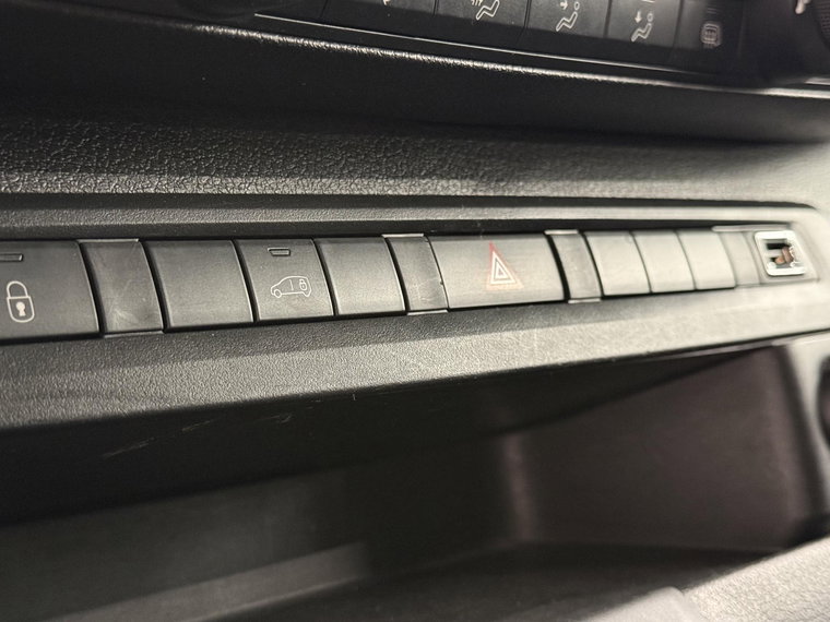Vehicle Image 27