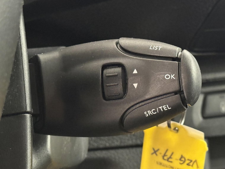 Vehicle Image 29