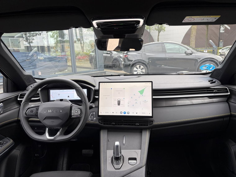 Vehicle Image 10